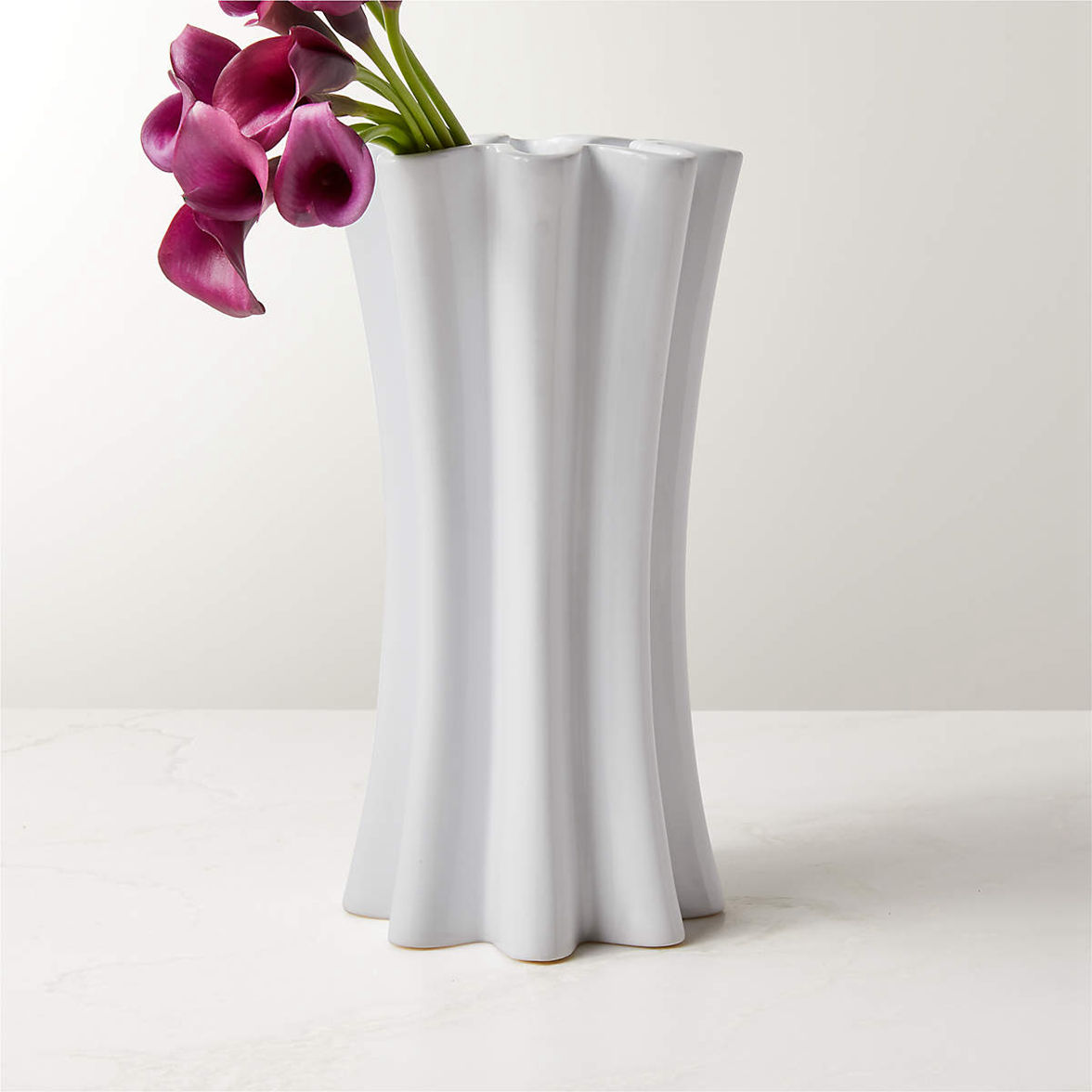 Vaso ceramico bianco scanalato